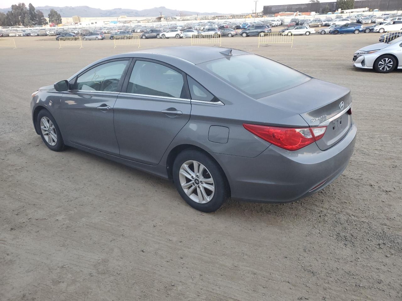 2013 Hyundai Sonata - Image 2