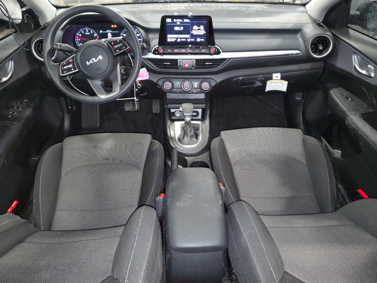 2022 Kia Forte - Image 8