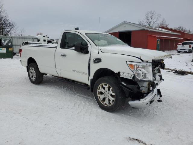  NISSAN TITAN 2017 White