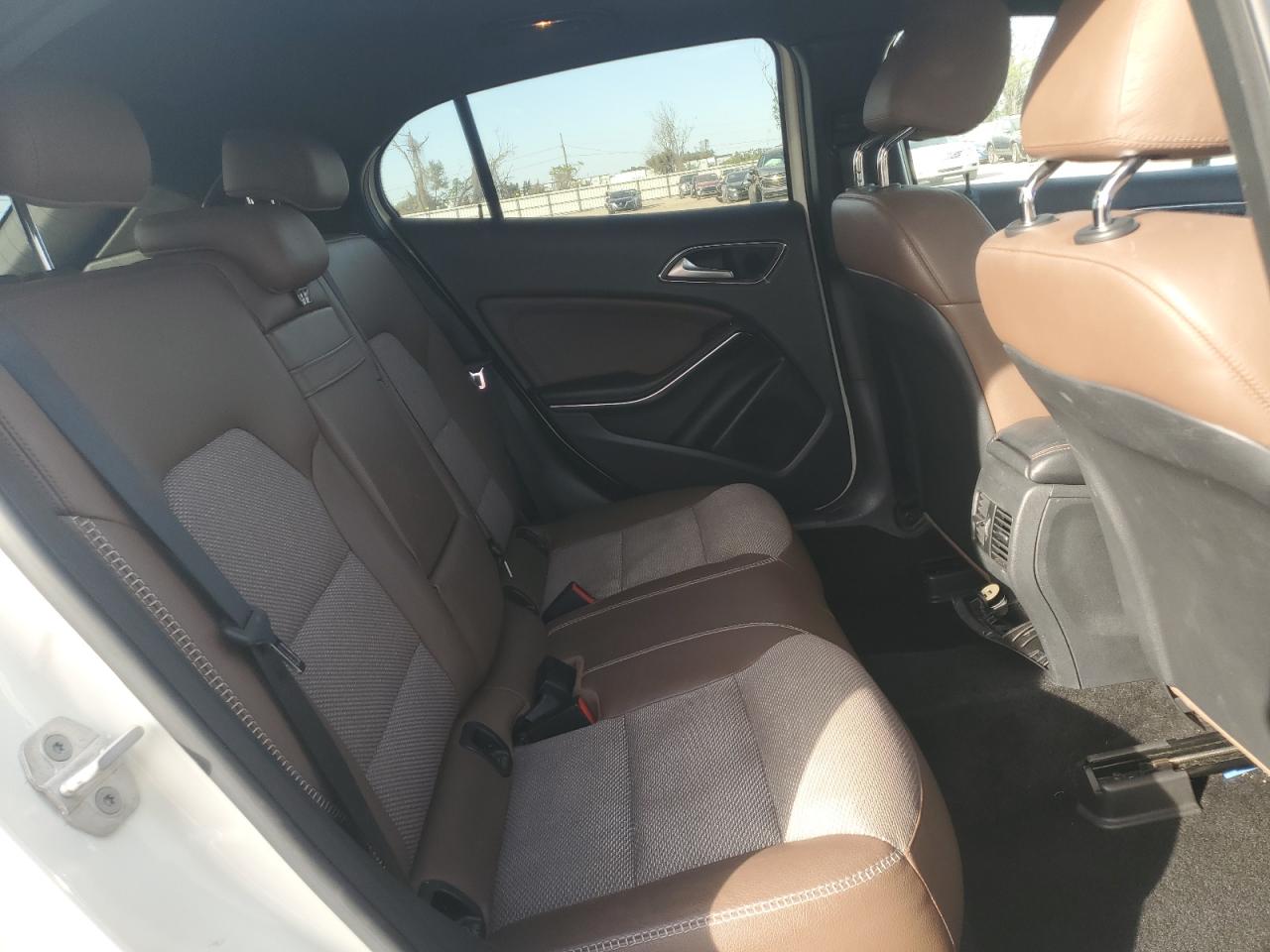 2015 Mercedes-Benz GLA-klasse - Image 11