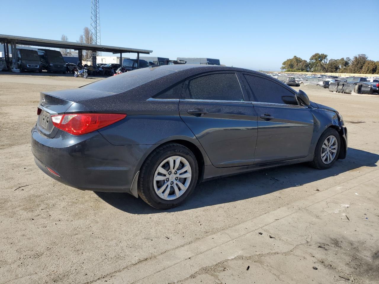 2011 Hyundai Sonata - Image 3
