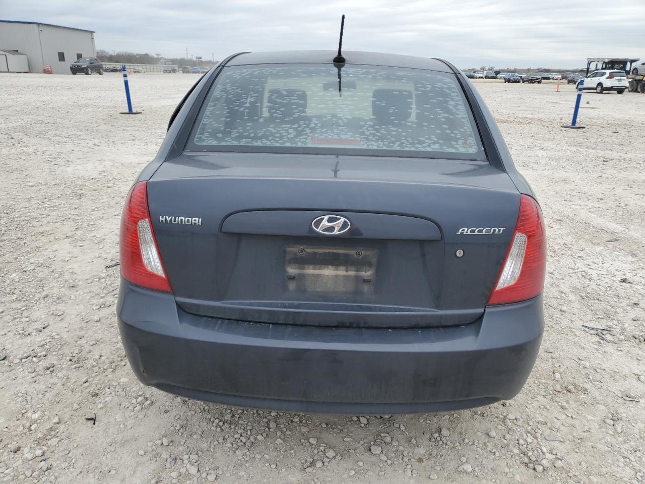 2010 Hyundai Accent - Image 6