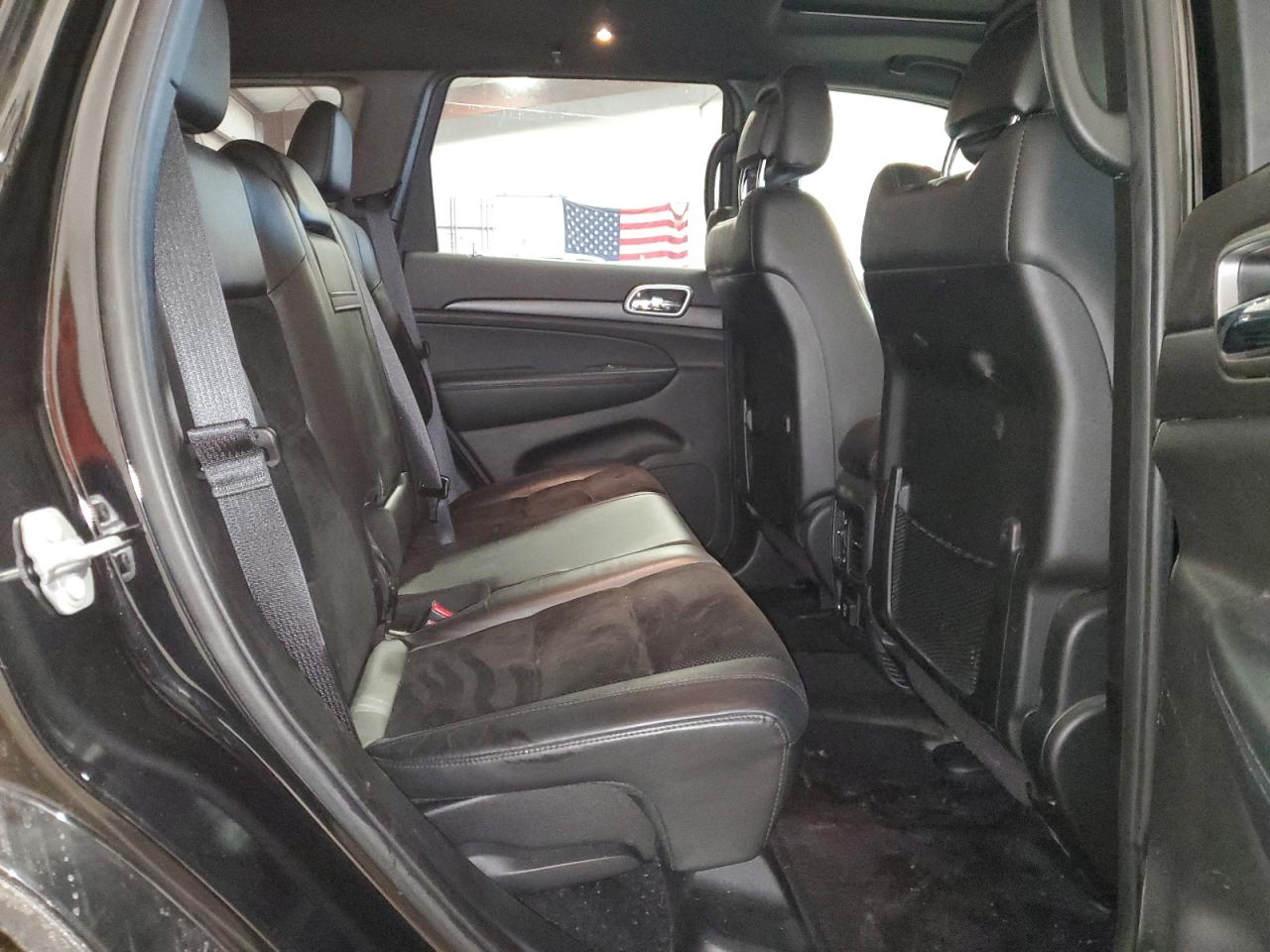 2017 Jeep Grand Cherokee - Image 11