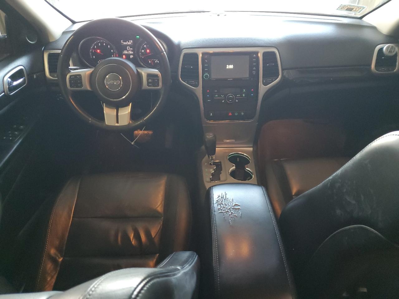 2013 Jeep Grand Cherokee - Image 8