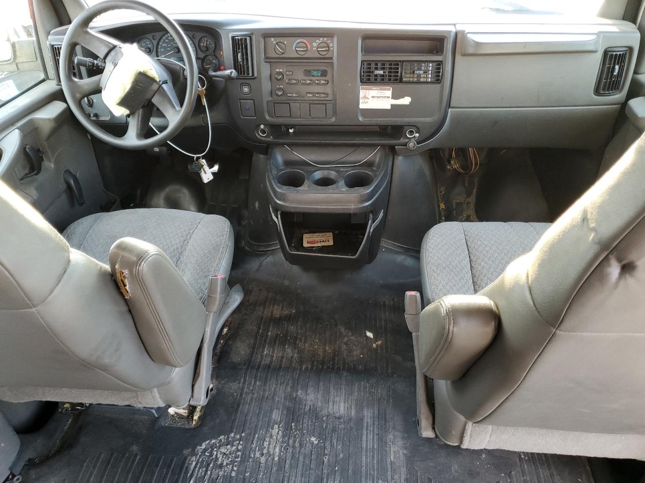 2007 GMC Savana - Image 8