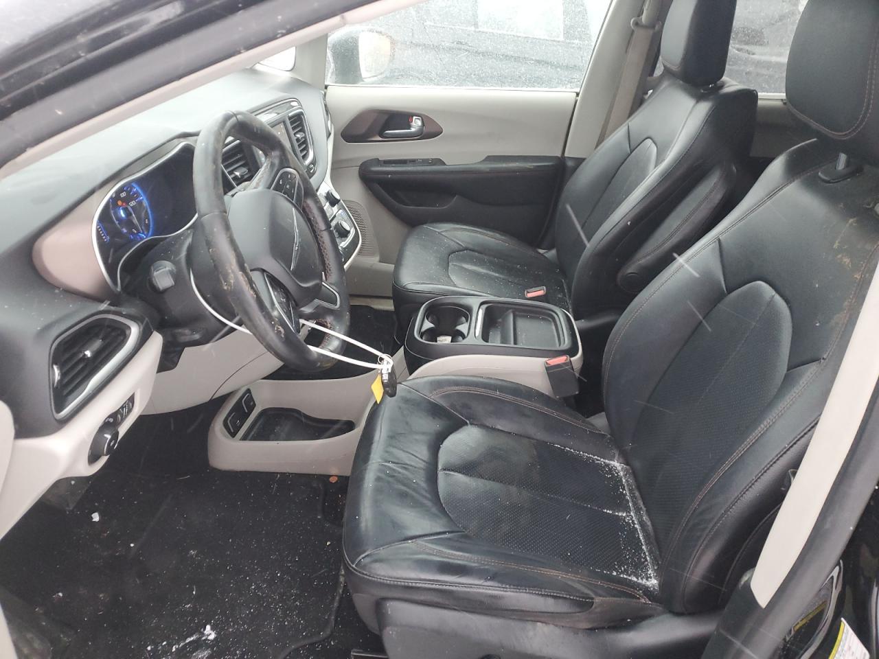 2018 Chrysler Pacifica - Image 7