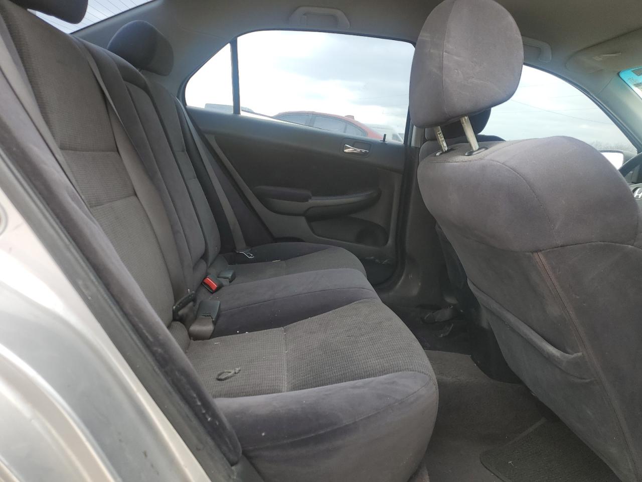2003 Honda Accord - Image 10