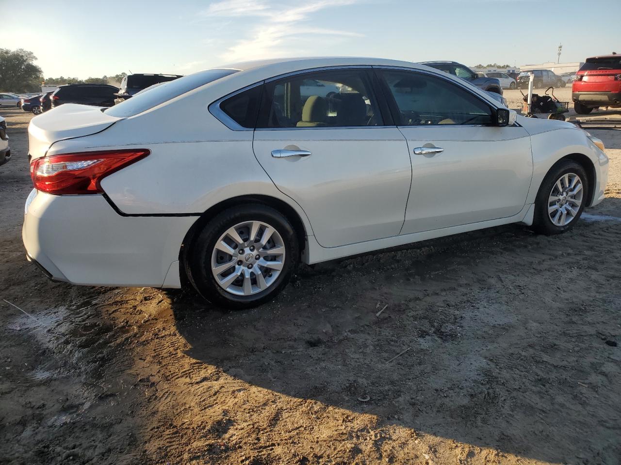2016 Nissan Altima - Image 3