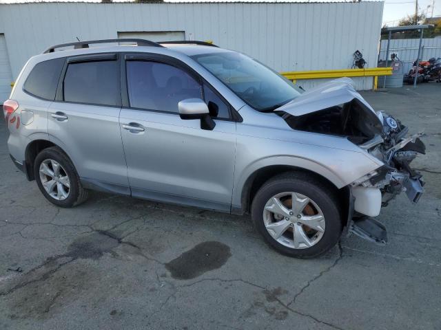  SUBARU FORESTER 2014 Серебристый