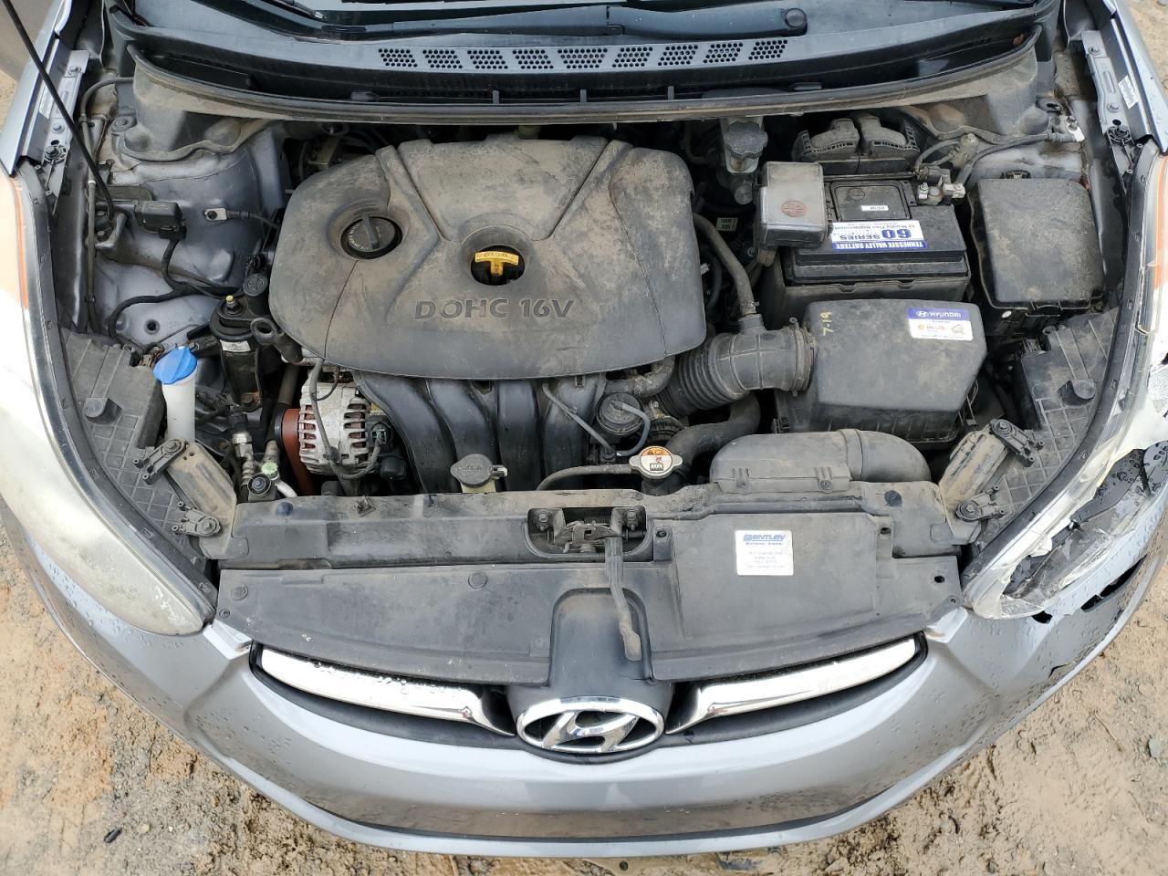 2012 Hyundai Elantra - Image 11