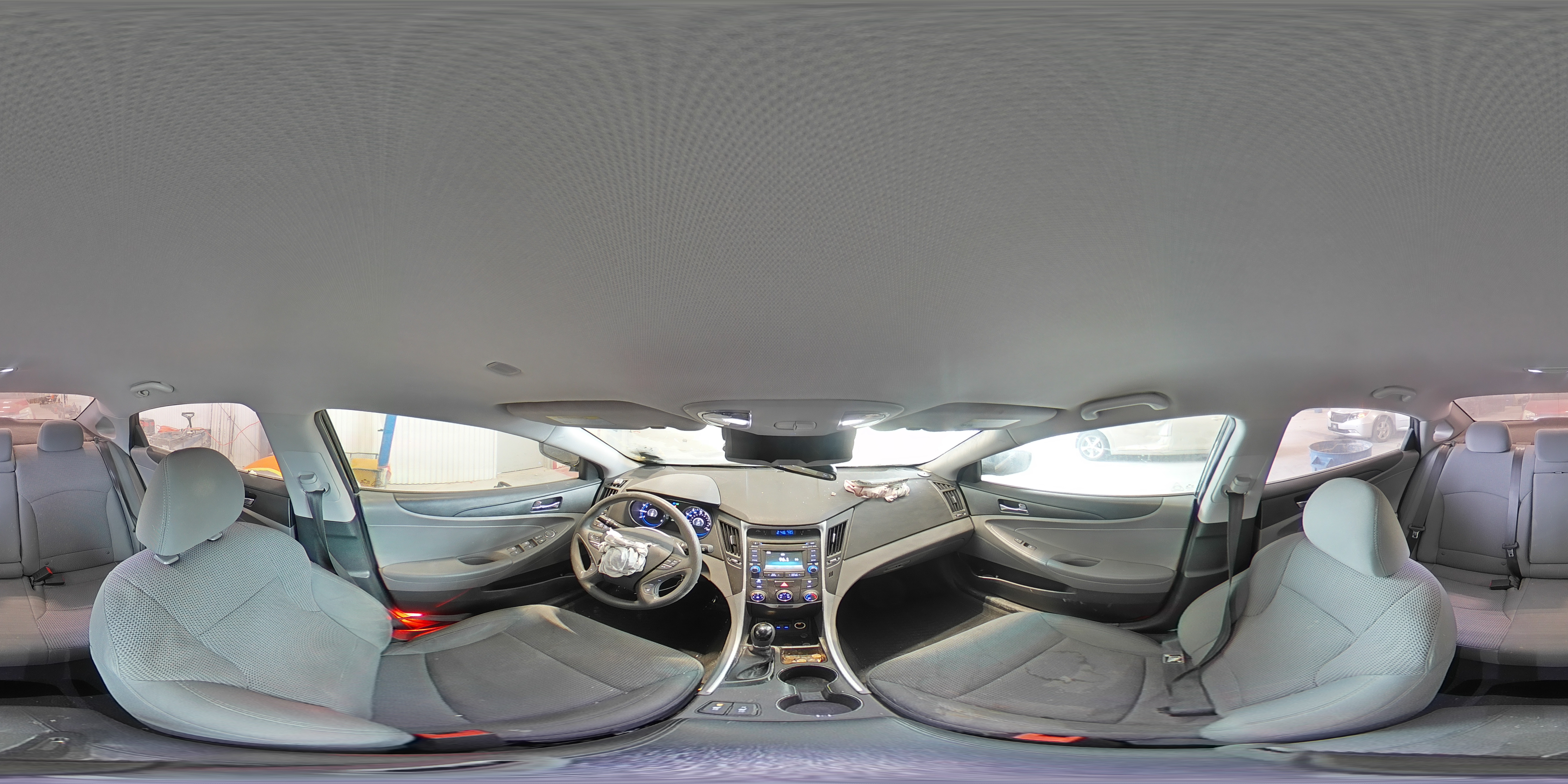 2014 Hyundai Sonata - Image 13