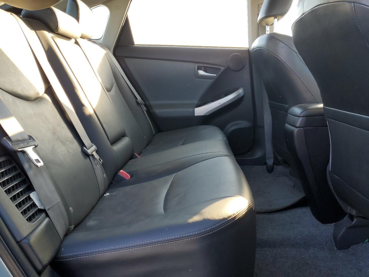 2013 Toyota Prius - Image 11