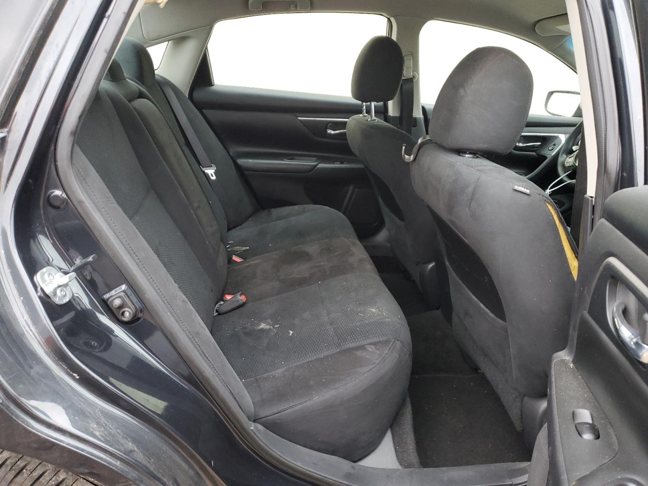 2015 Nissan Altima - Image 10