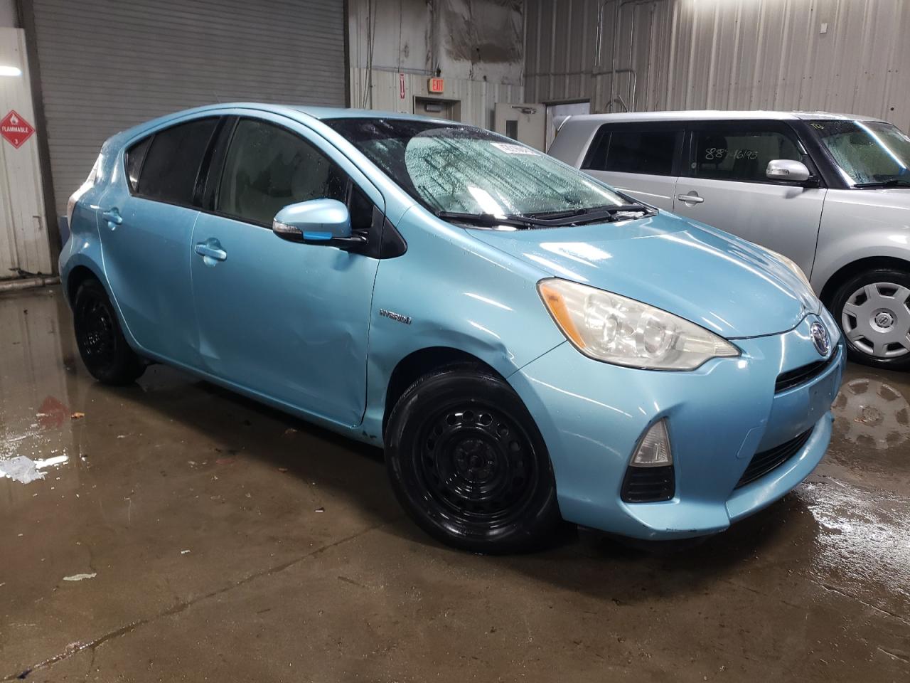 2014 Toyota Prius - Image 4