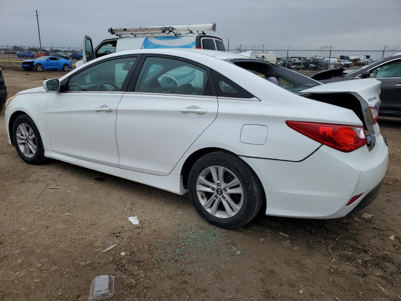 2014 Hyundai Sonata - Image 2