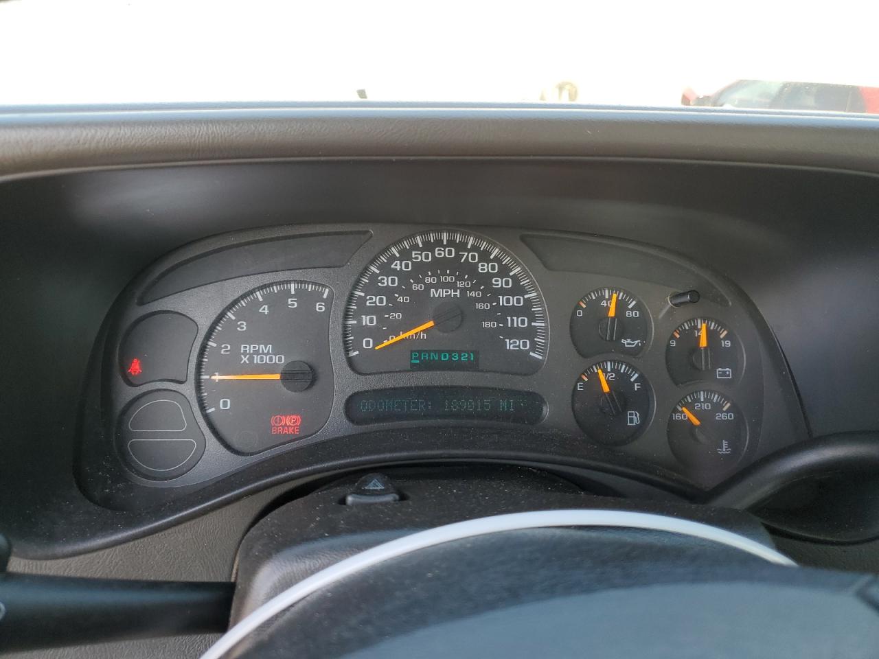 2004 GMC Sierra - Image 9