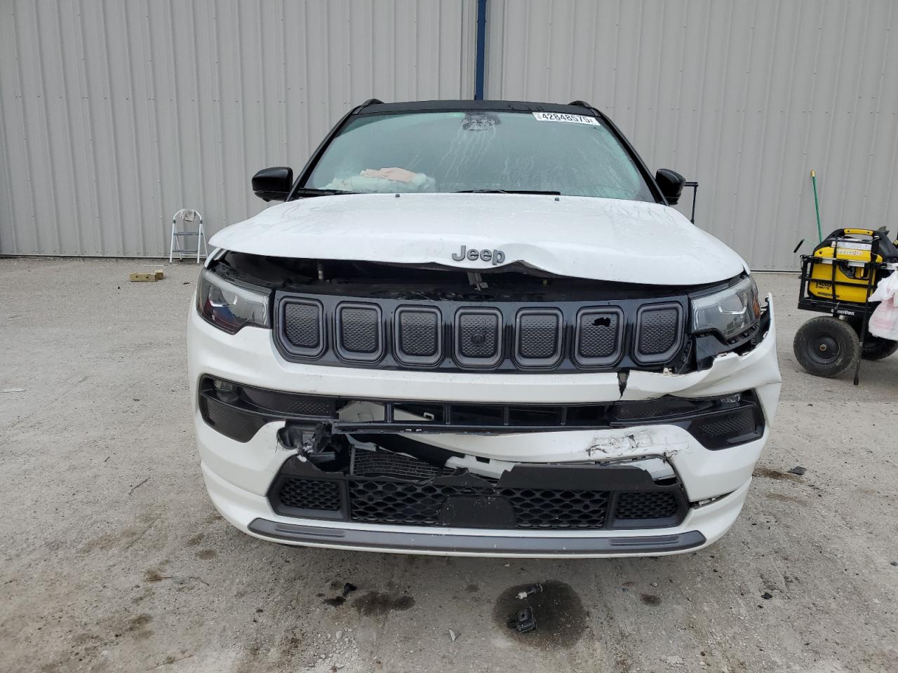 2022 Jeep Compass - Image 5