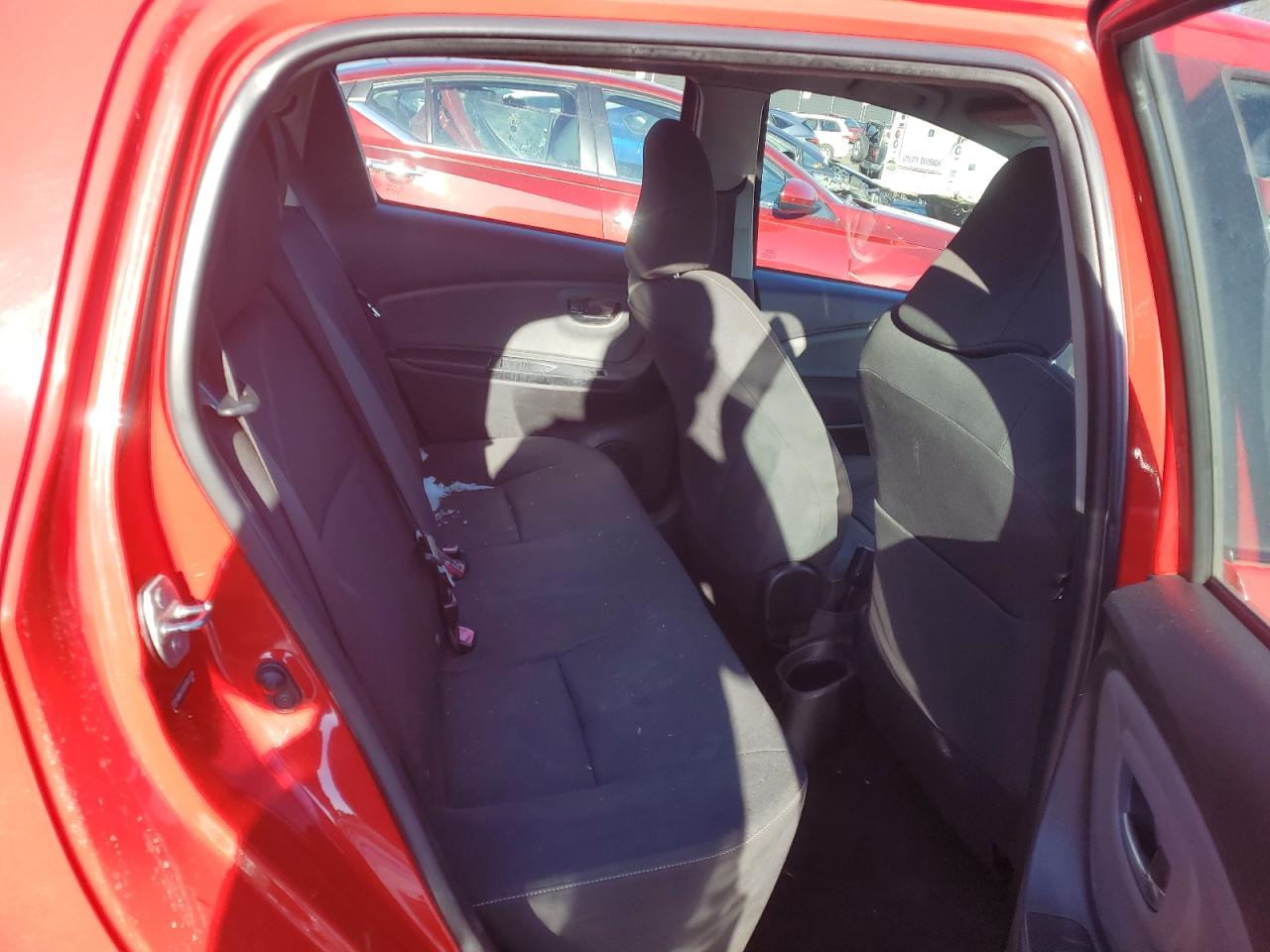 2015 Toyota Yaris - Image 11