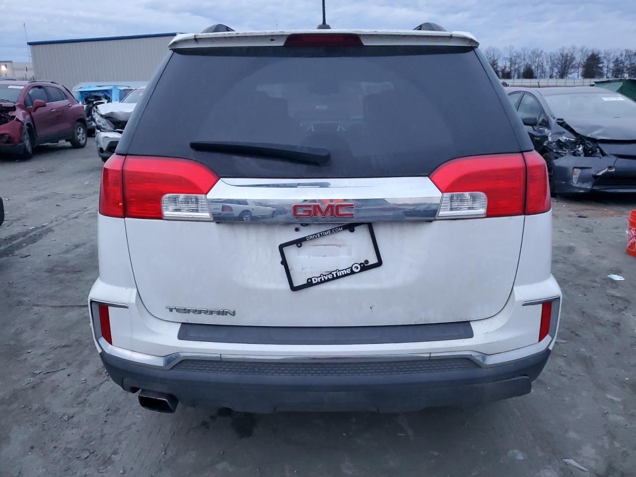 2016 GMC Terrain - Image 6