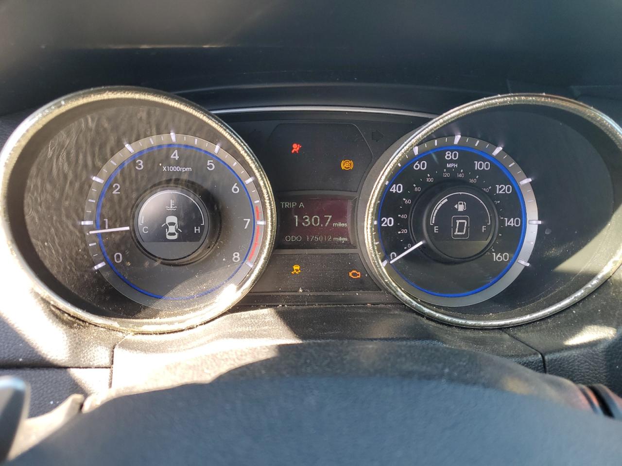 2012 Hyundai Sonata - Image 9