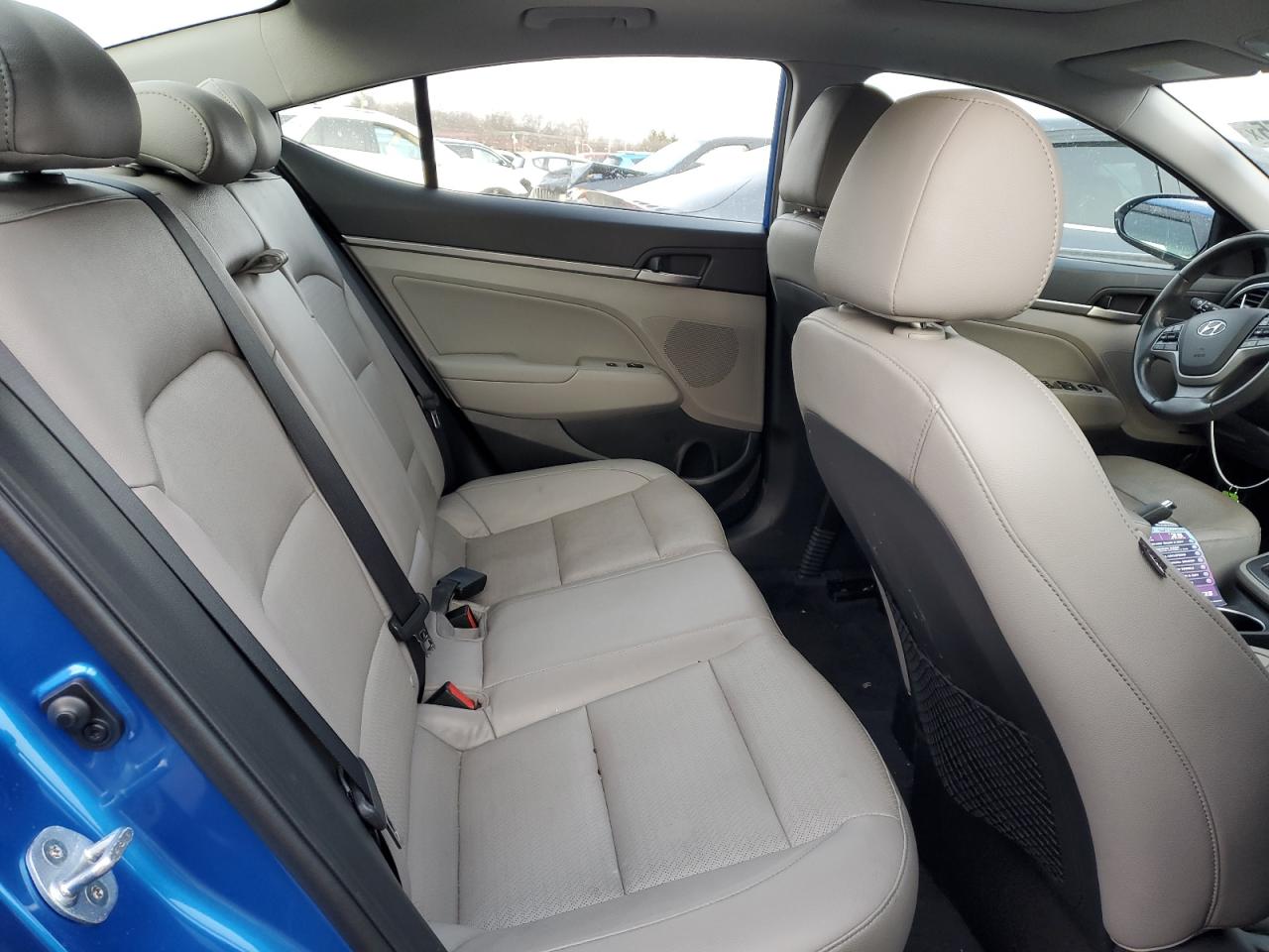 2017 Hyundai Elantra - Image 10
