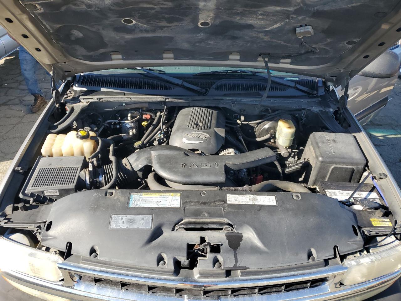 2001 Chevrolet Tahoe - Image 11
