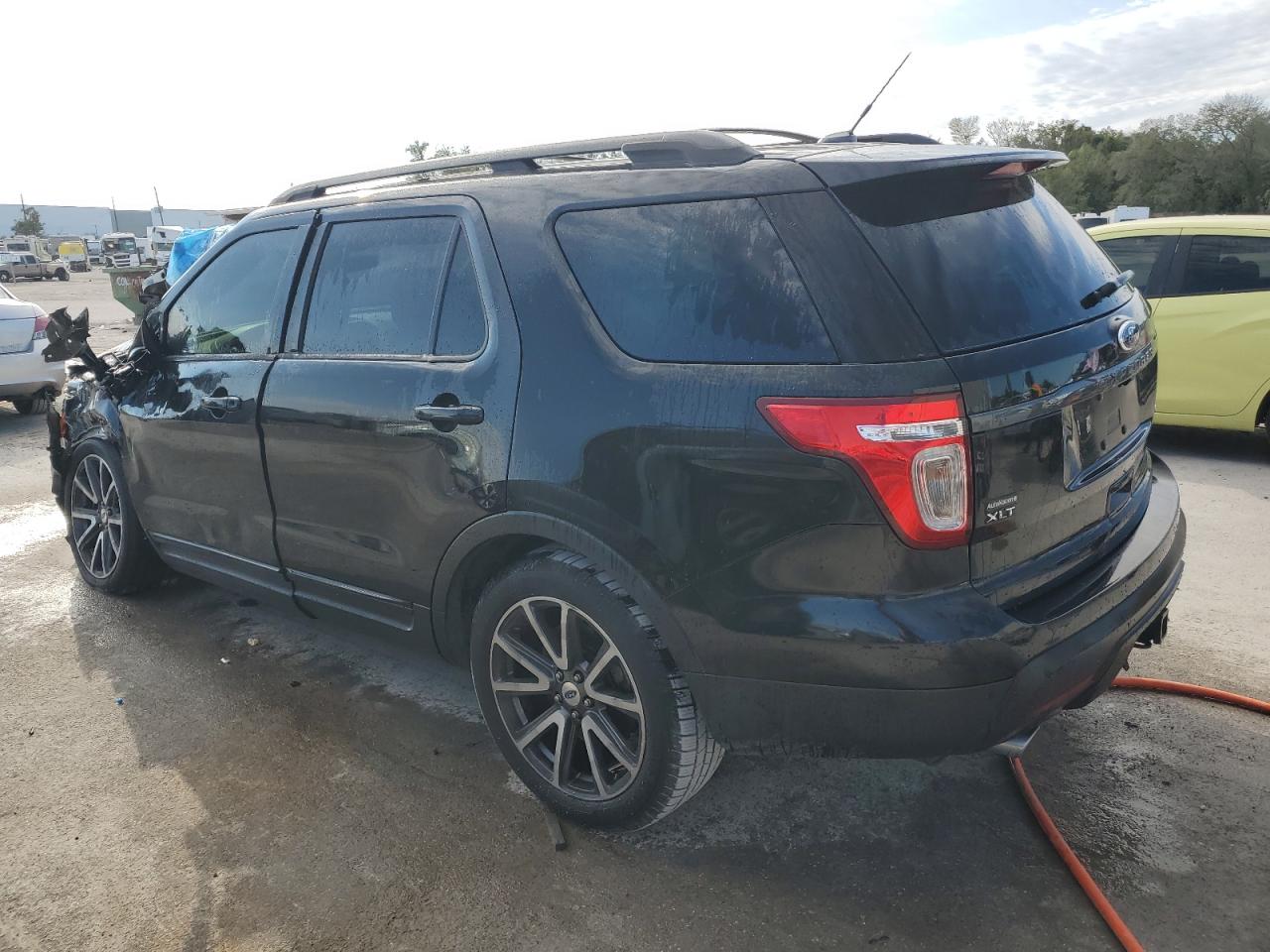 2015 Ford Explorer - Image 2
