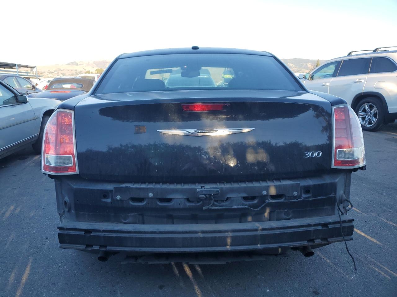 2014 Chrysler 300 - Image 6
