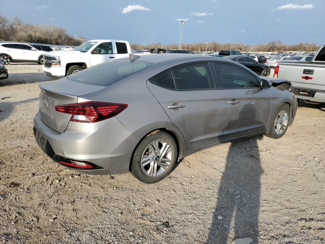 2020 Hyundai Elantra - Image 3