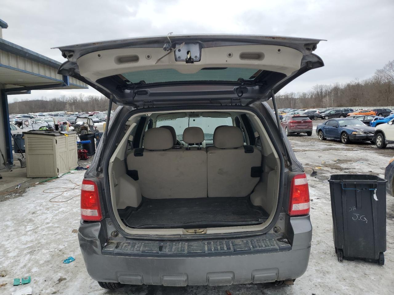 2010 Ford Escape - Image 6