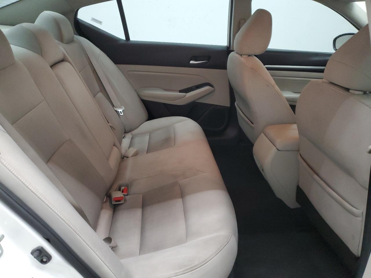 2021 Nissan Altima - Image 10