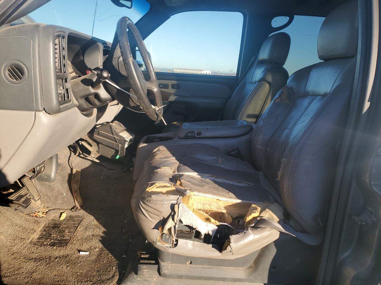 2001 Chevrolet Tahoe - Image 7