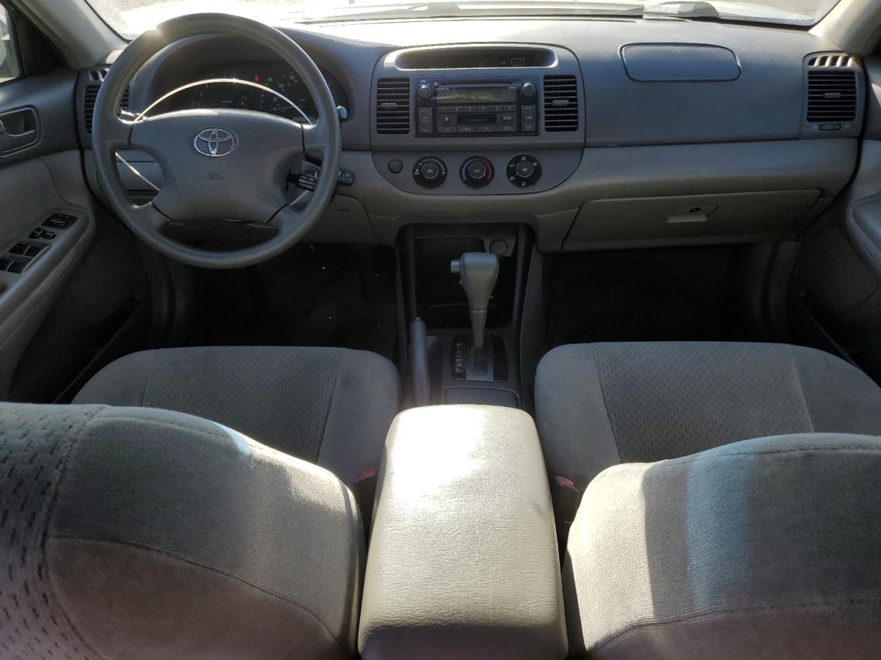 2004 Toyota Camry - Image 8