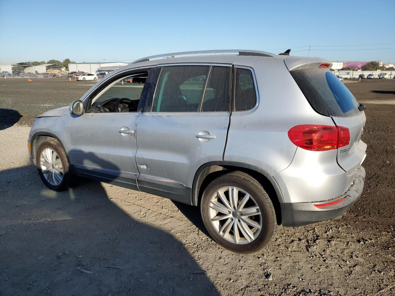 VIN WVGAV7AX6FW540402 2015 VOLKSWAGEN TIGUAN no.2