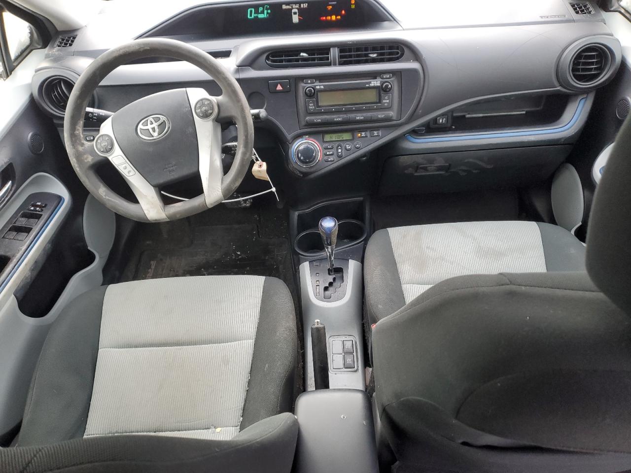 2013 Toyota Prius - Image 8