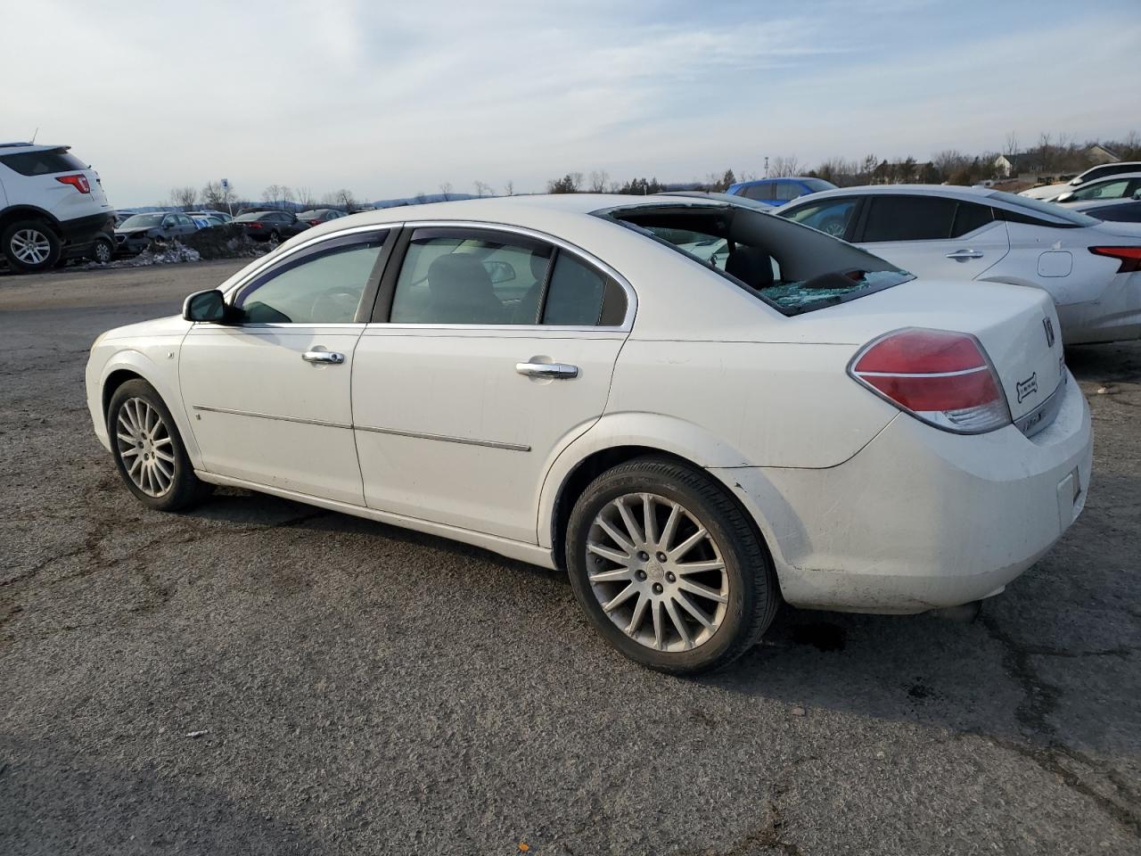 2007 Saturn Aura - Image 2