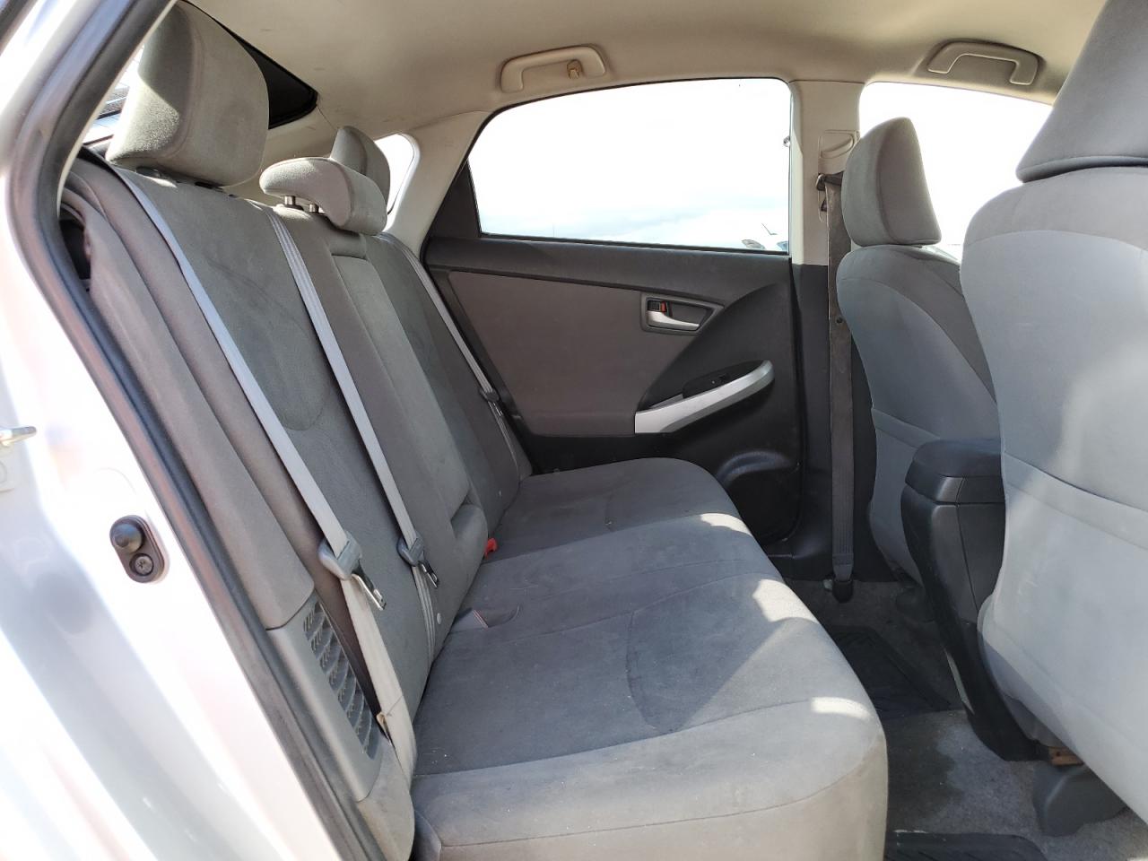 2013 Toyota Prius - Image 10