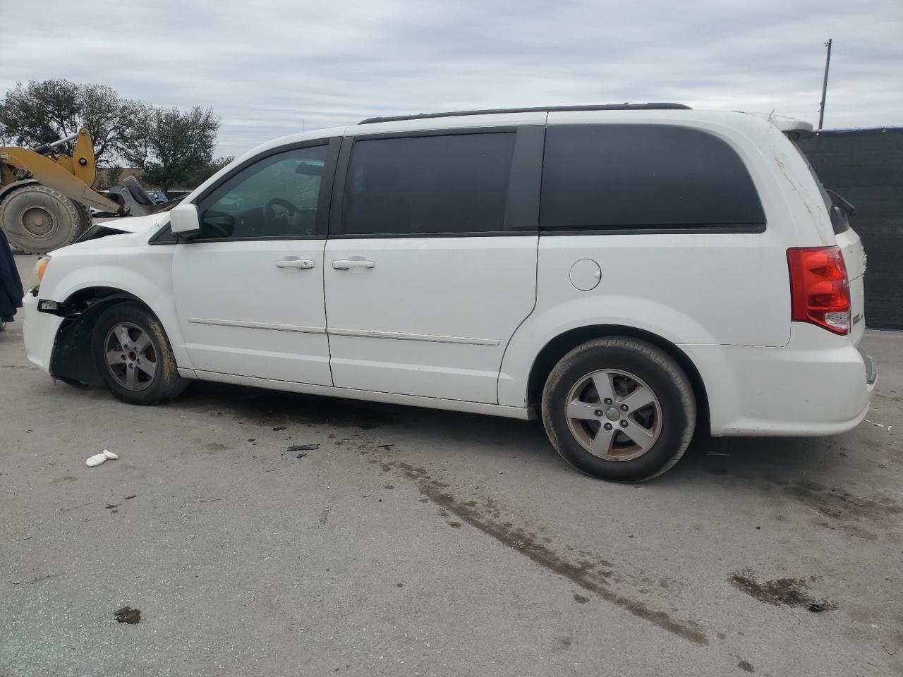 2012 Dodge Caravan - Image 2