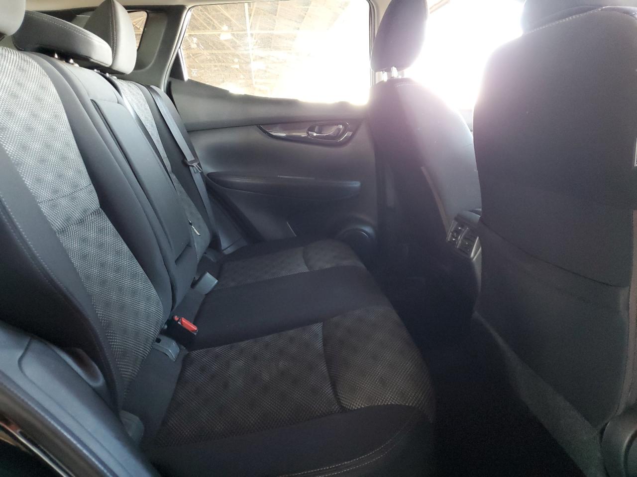 2019 Nissan Rogue - Image 10