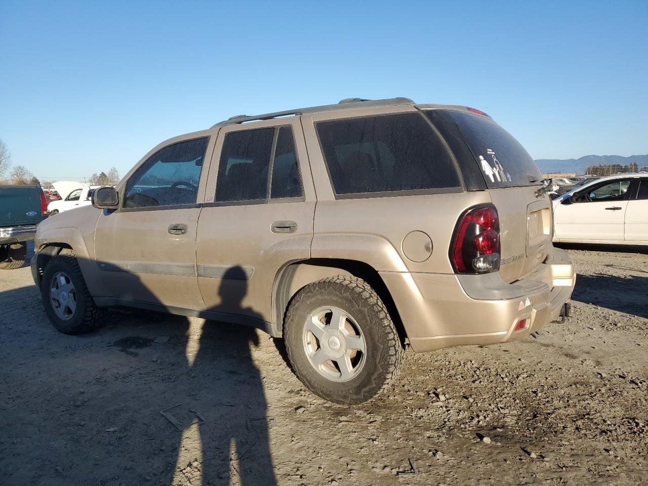 2004 Chevrolet TrailBlazer - Image 2