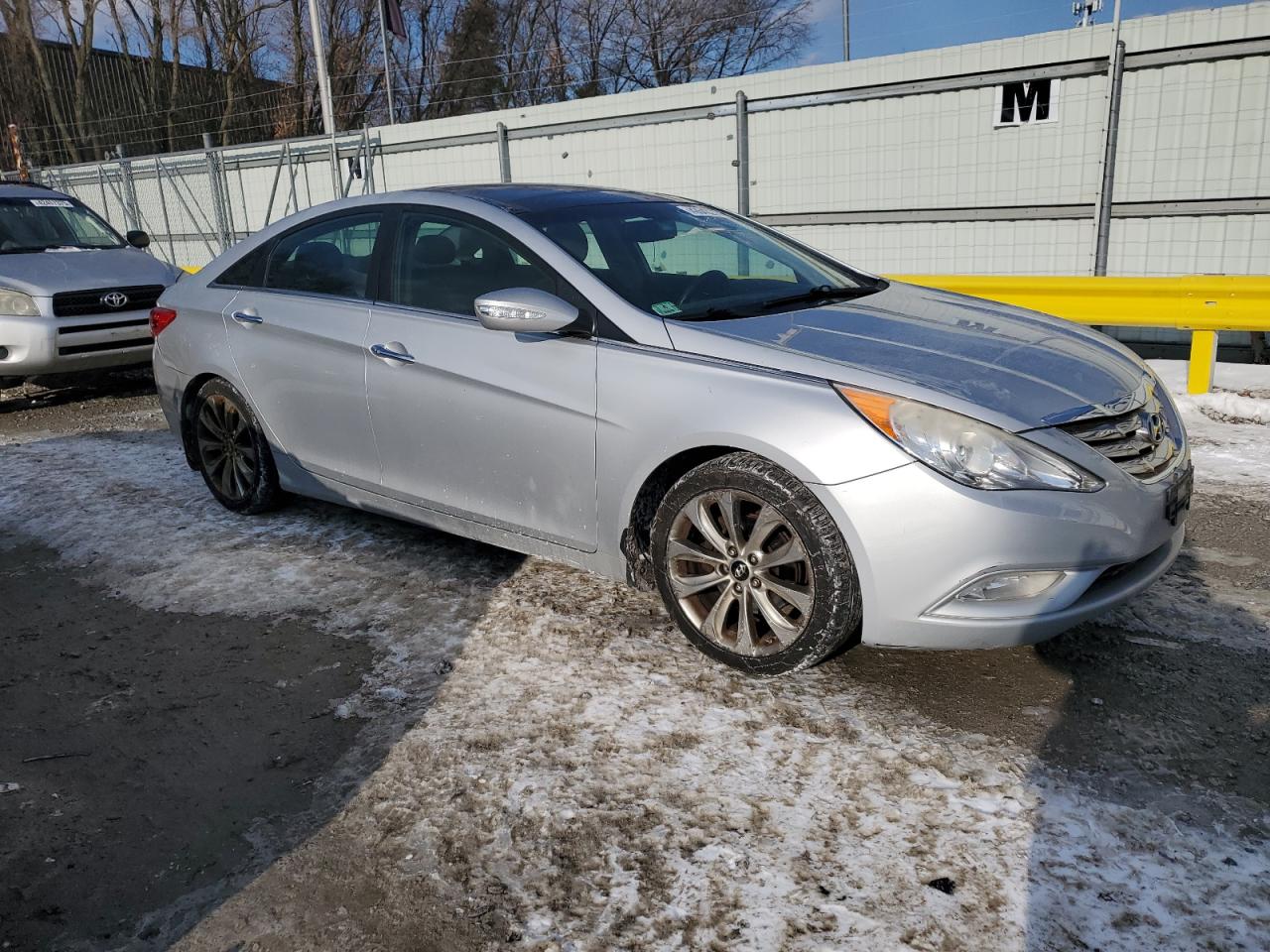 2012 Hyundai Sonata - Image 4
