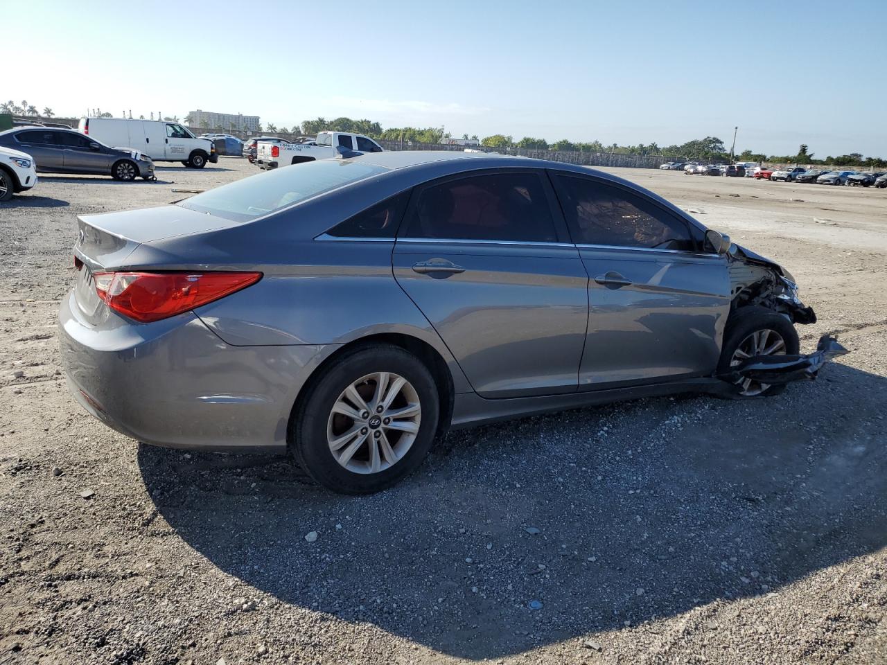 2013 Hyundai Sonata - Image 3