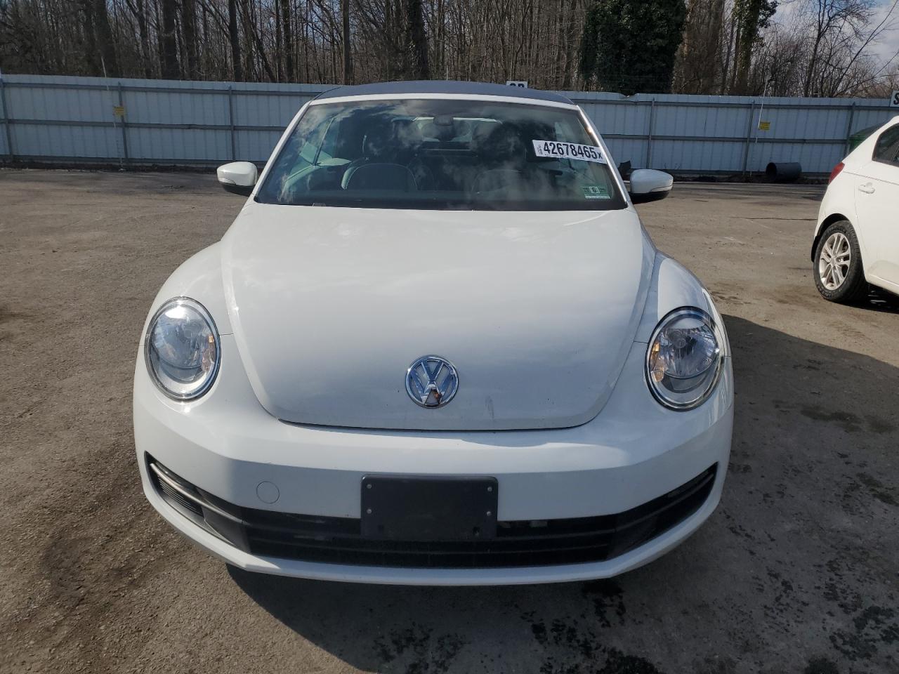2016 Volkswagen Beetle - Image 5