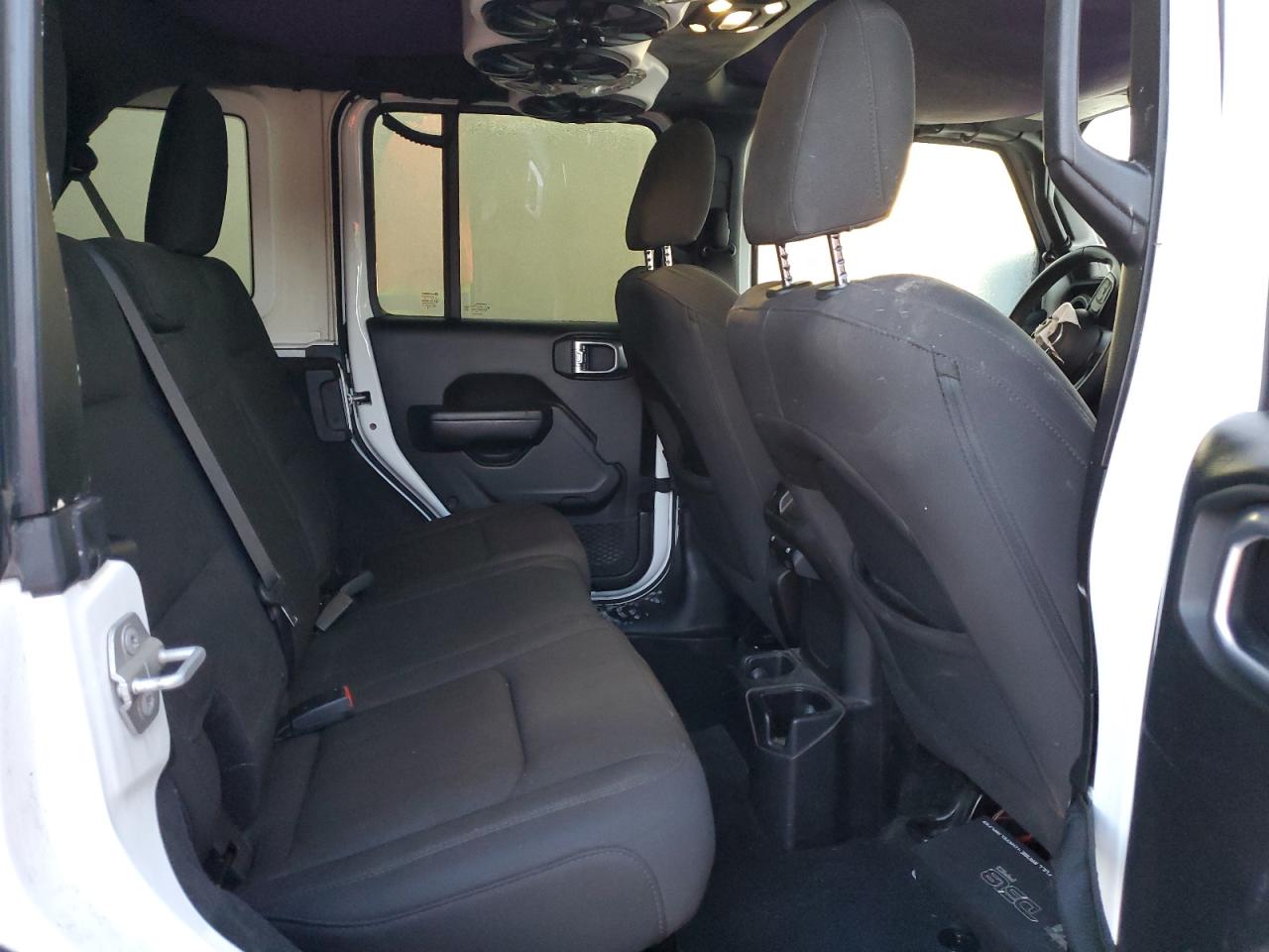 2019 Jeep Wrangler - Image 11