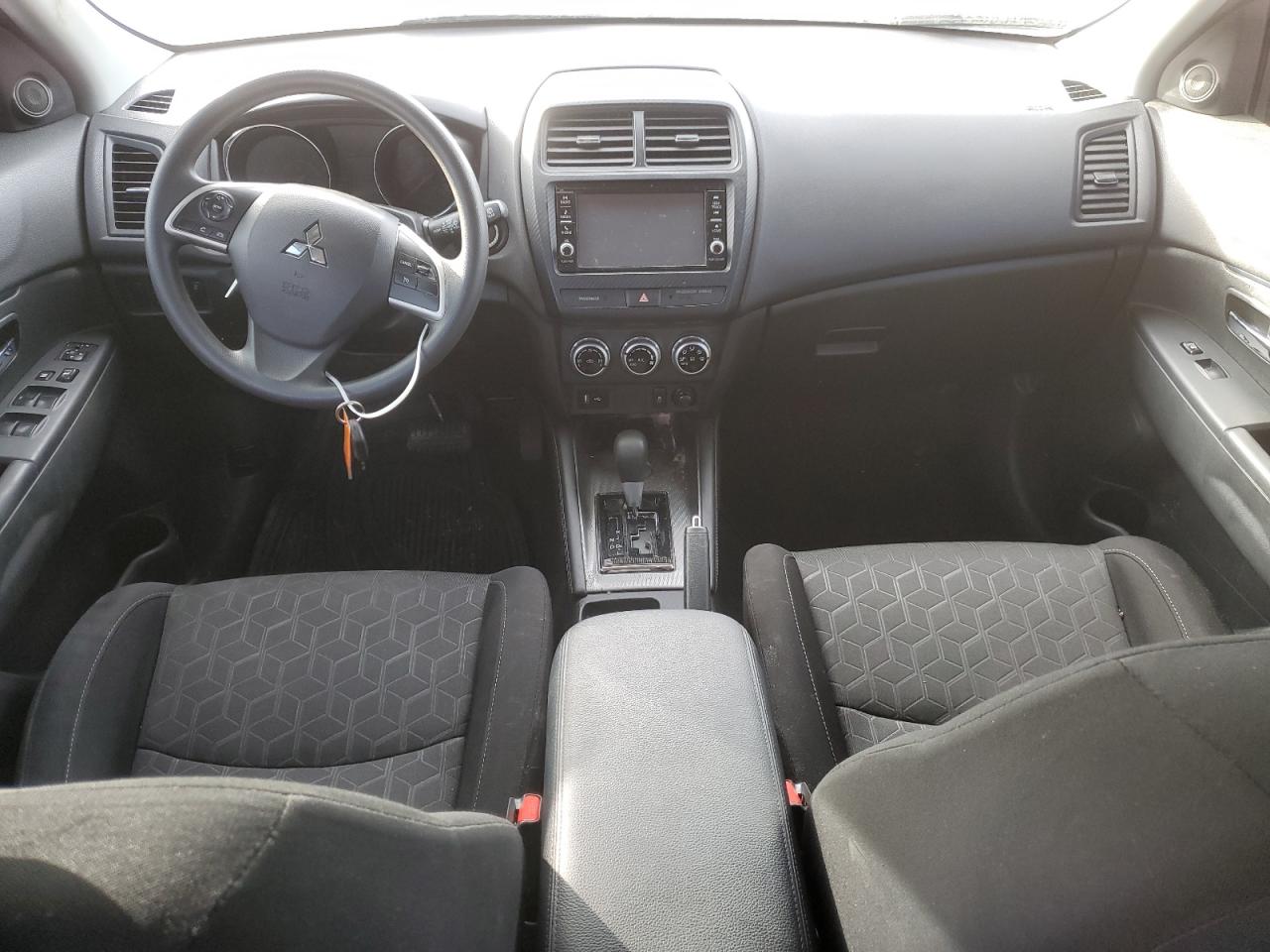 2021 Mitsubishi Outlander - Image 8