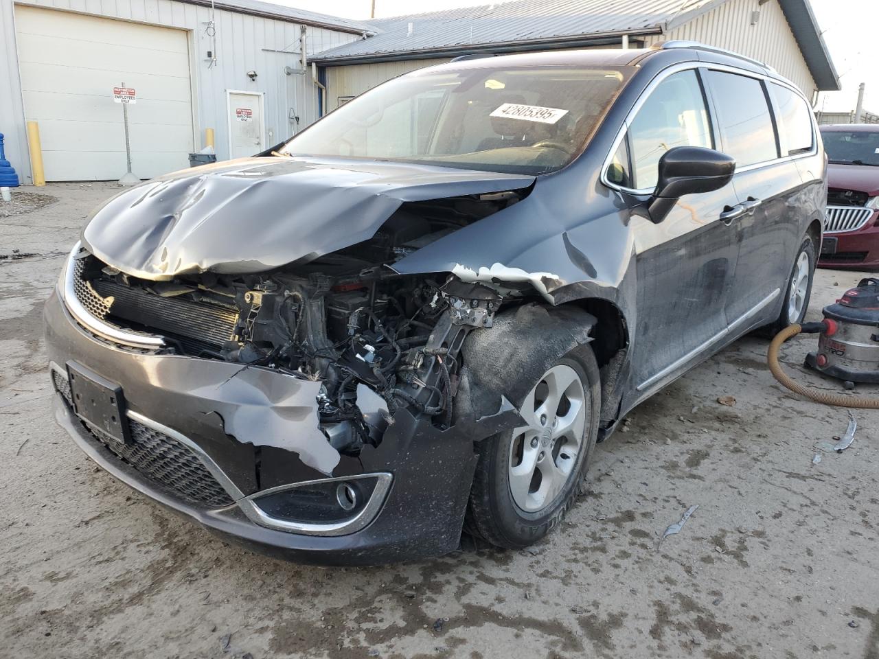 2017 Chrysler Pacifica - Image 1
