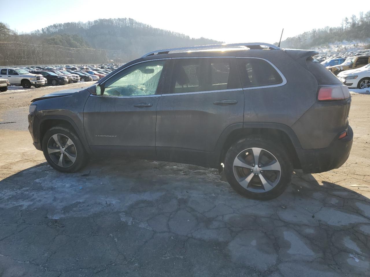 2019 Jeep Grand Cherokee - Image 2