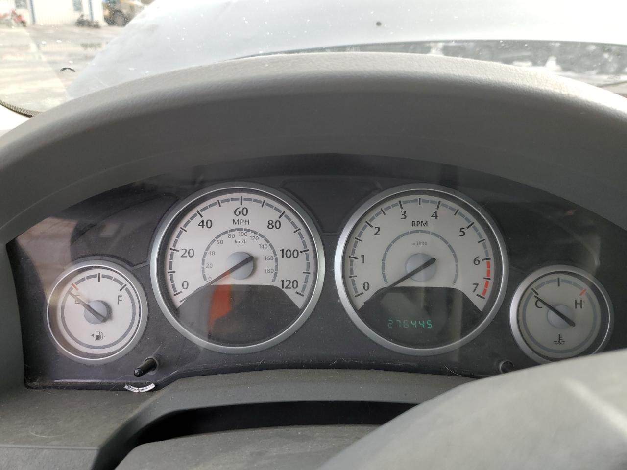 2010 Chrysler Town & Country - Image 9