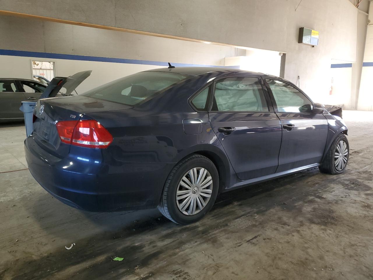 2015 Volkswagen Passat - Image 3