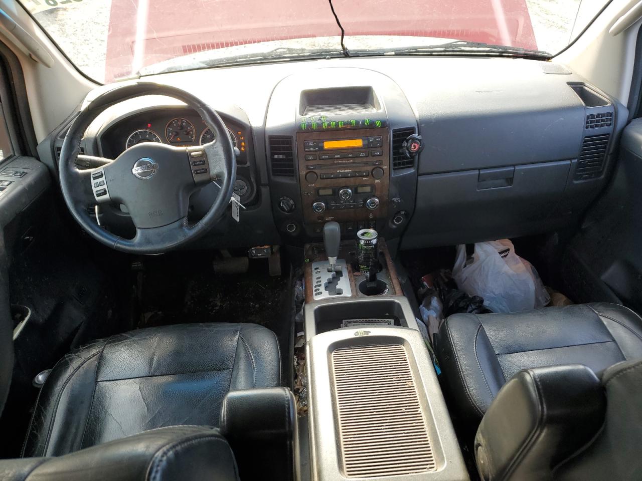 2011 Nissan Titan - Image 8